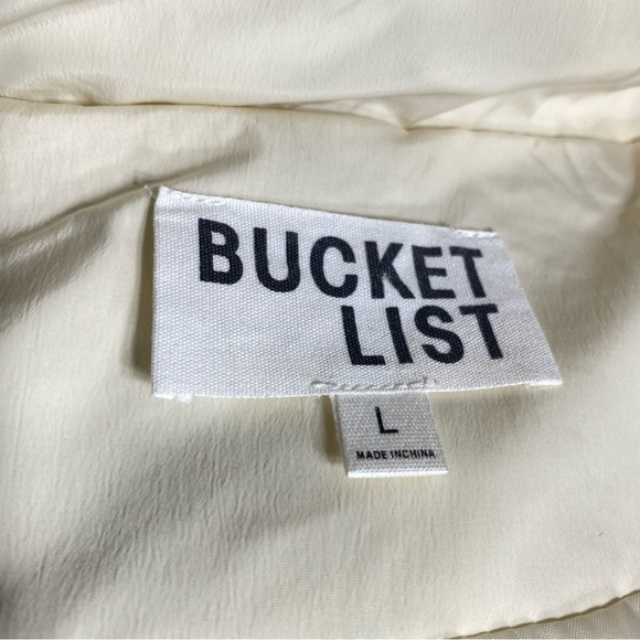 Bucket List Boutique Cream Puffer Vest - Picture 9 of 13